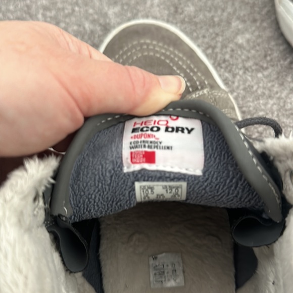 Vans - Picture 4 of 5